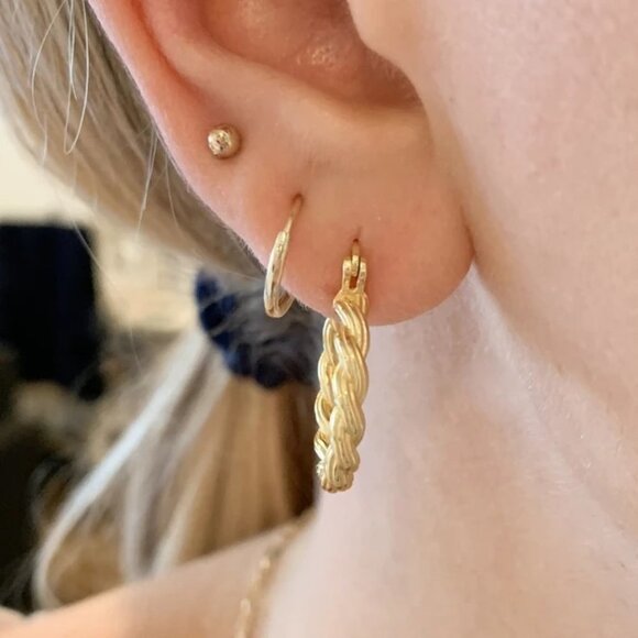 💥 Gold Plated Round Vintage Twisted Hoop Earring for Women, EVGG1044 - Picture 2 of 4